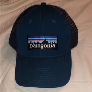 Navy Patagonia trucker hat